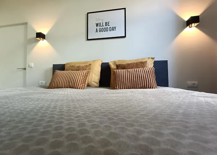 Mooi En Trendy Appartement Vlakbij Strand